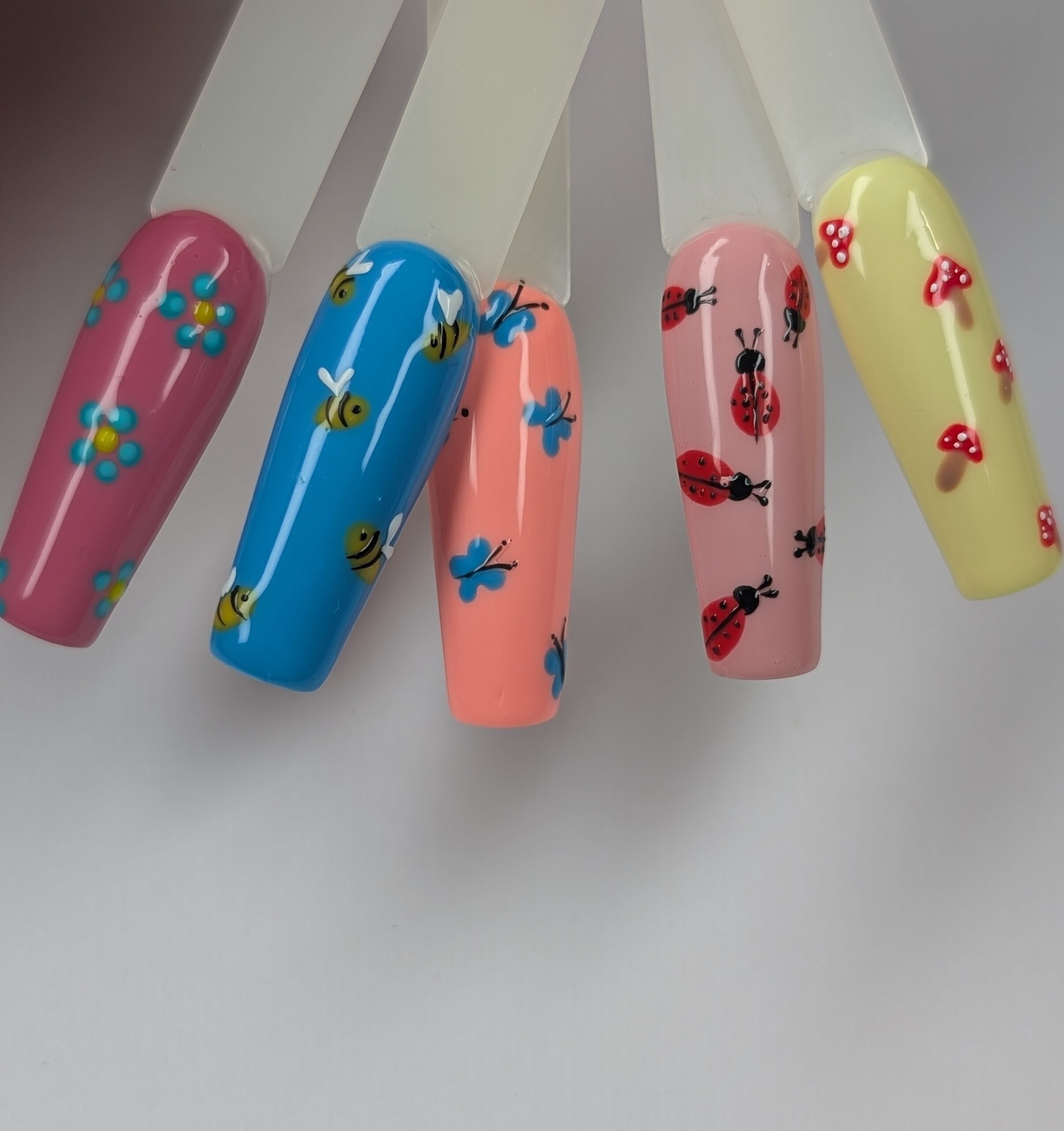 Nail_Art_Home_LadyBird